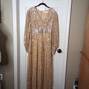 New Mac Duggal Full Length Sequin Gown w/Bishop Sleeves in Blush Sz. 10